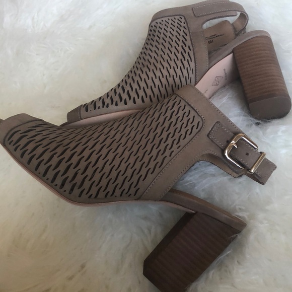 [Antonio Melani] Laycee Laser Cut Heel Sandal - Picture 5 of 6